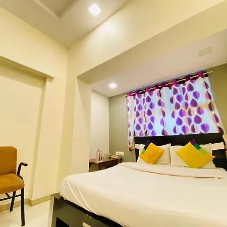Hotel Aakash Navrangpura-2